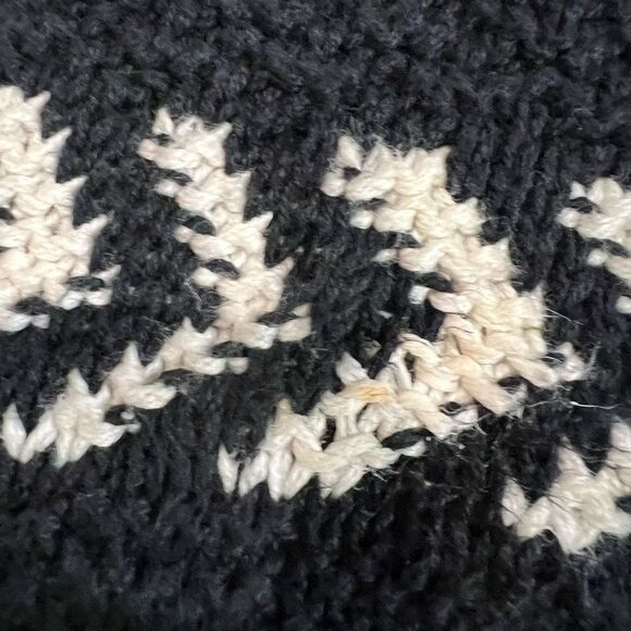 Vintage Navy Blue White Print Textured Sweater - Picture 6 of 7